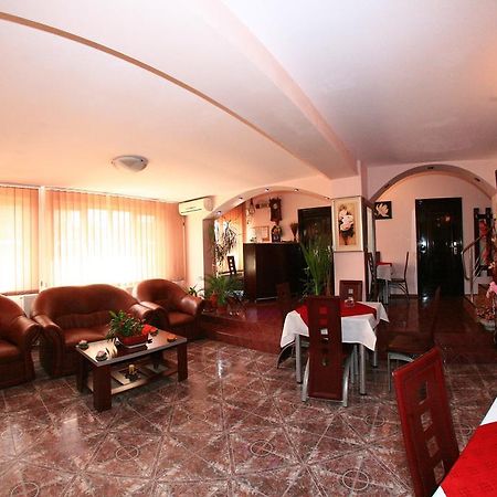 Hotel Radena Arad Esterno foto