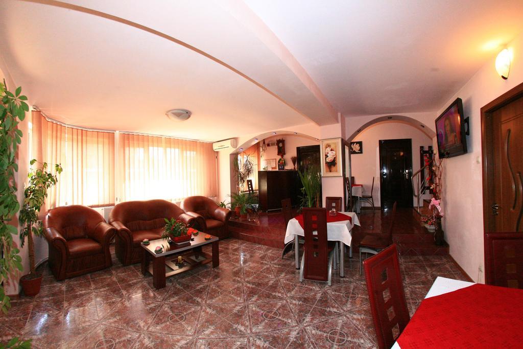 Hotel Radena Arad Esterno foto