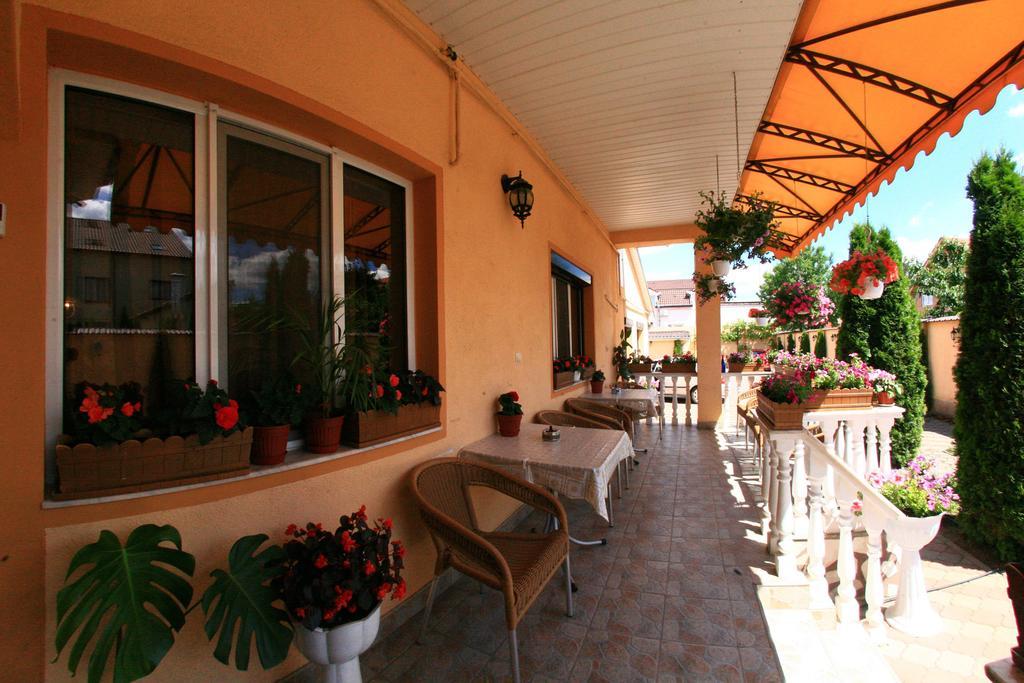 Hotel Radena Arad Esterno foto